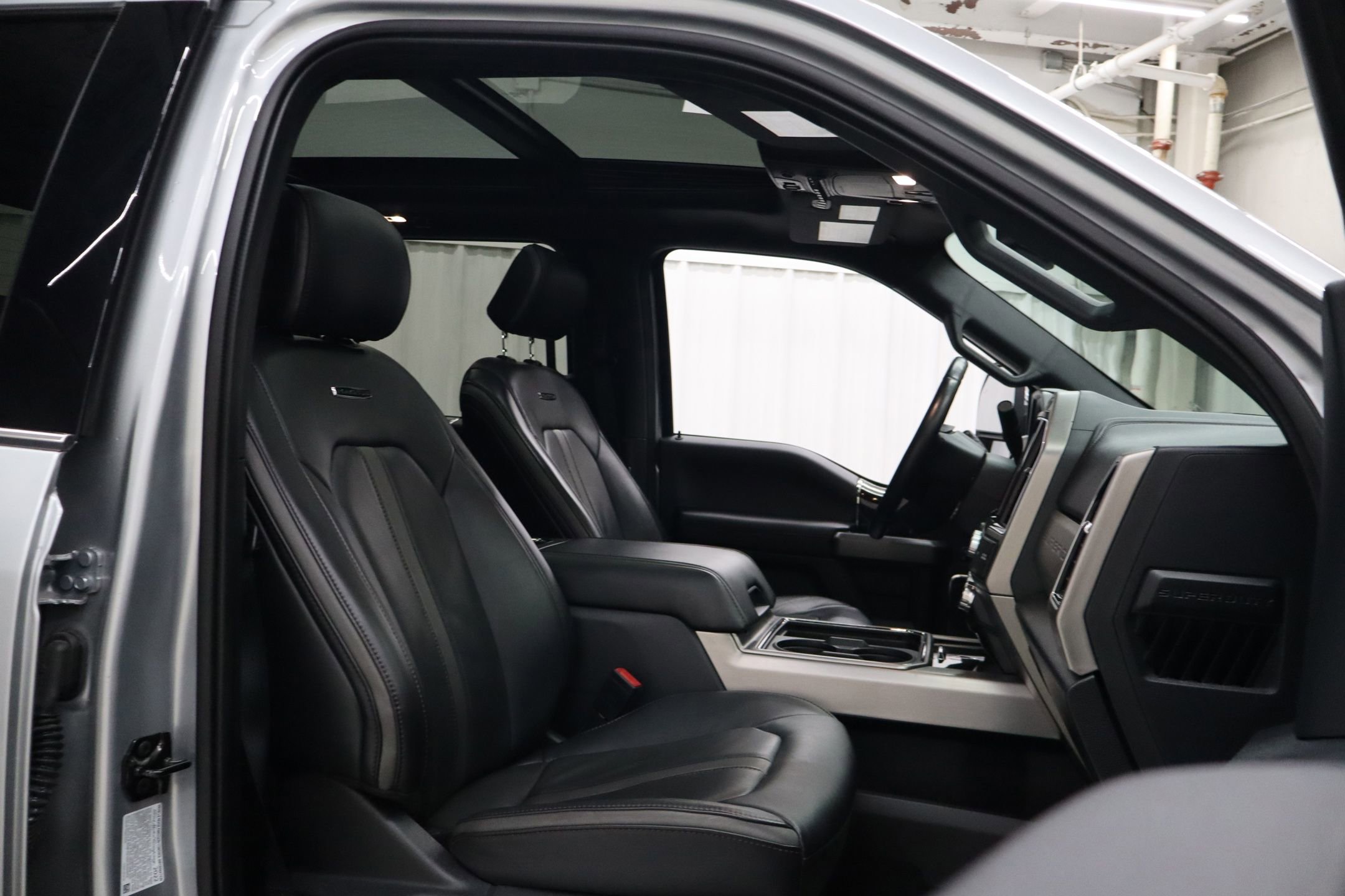 Certified 2022 Ford F250 Platinum w/ FX4 Off-Road Package image 30