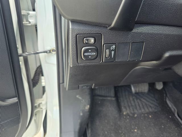 Used 2018 Toyota Corolla LE FWD image 17