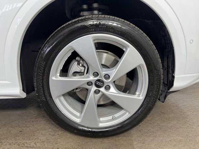 Certified 2025 Audi Q5 Premium Plus w/ Premium Plus image 9