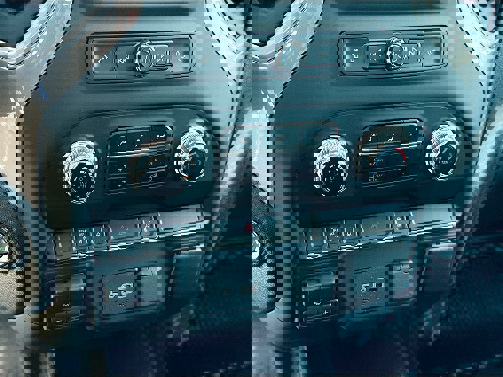 New 2026 GMC Sierra 3500 Pro w/ Convenience Package image 9