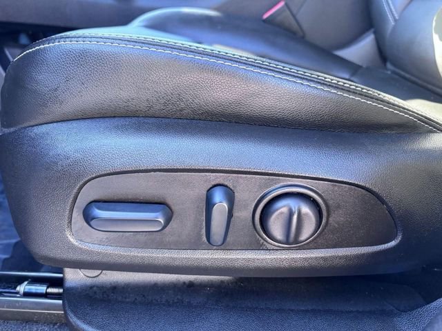 Used 2022 GMC Terrain SLT image 11