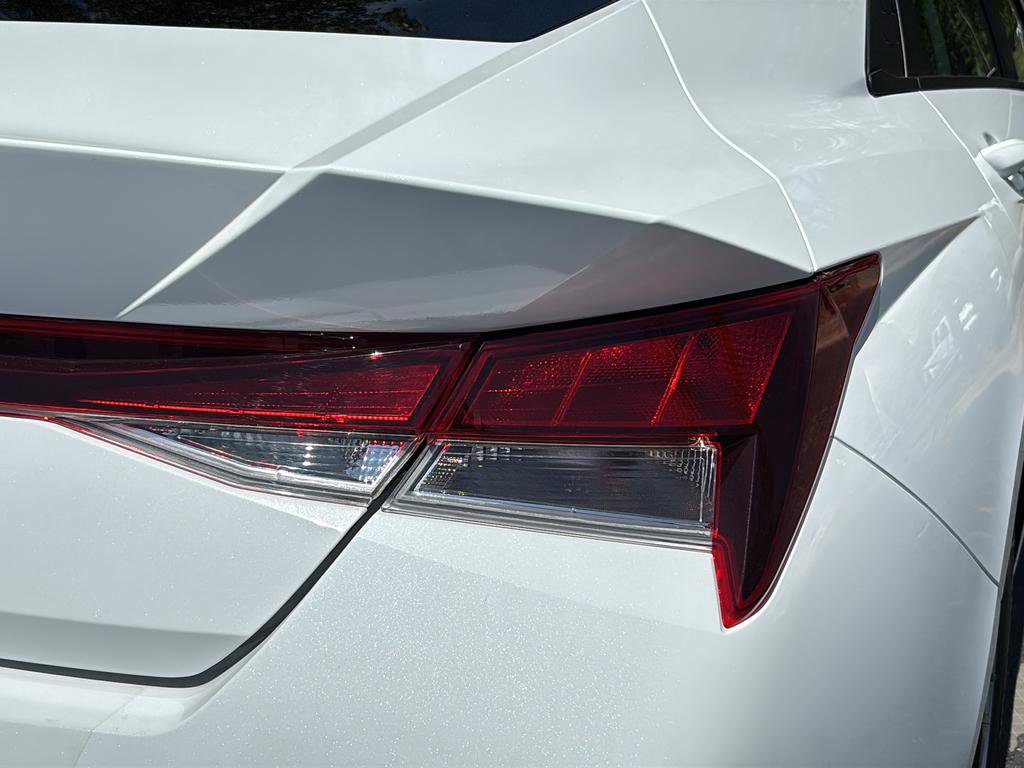 Used 2025 Hyundai Elantra SE FWD image 44