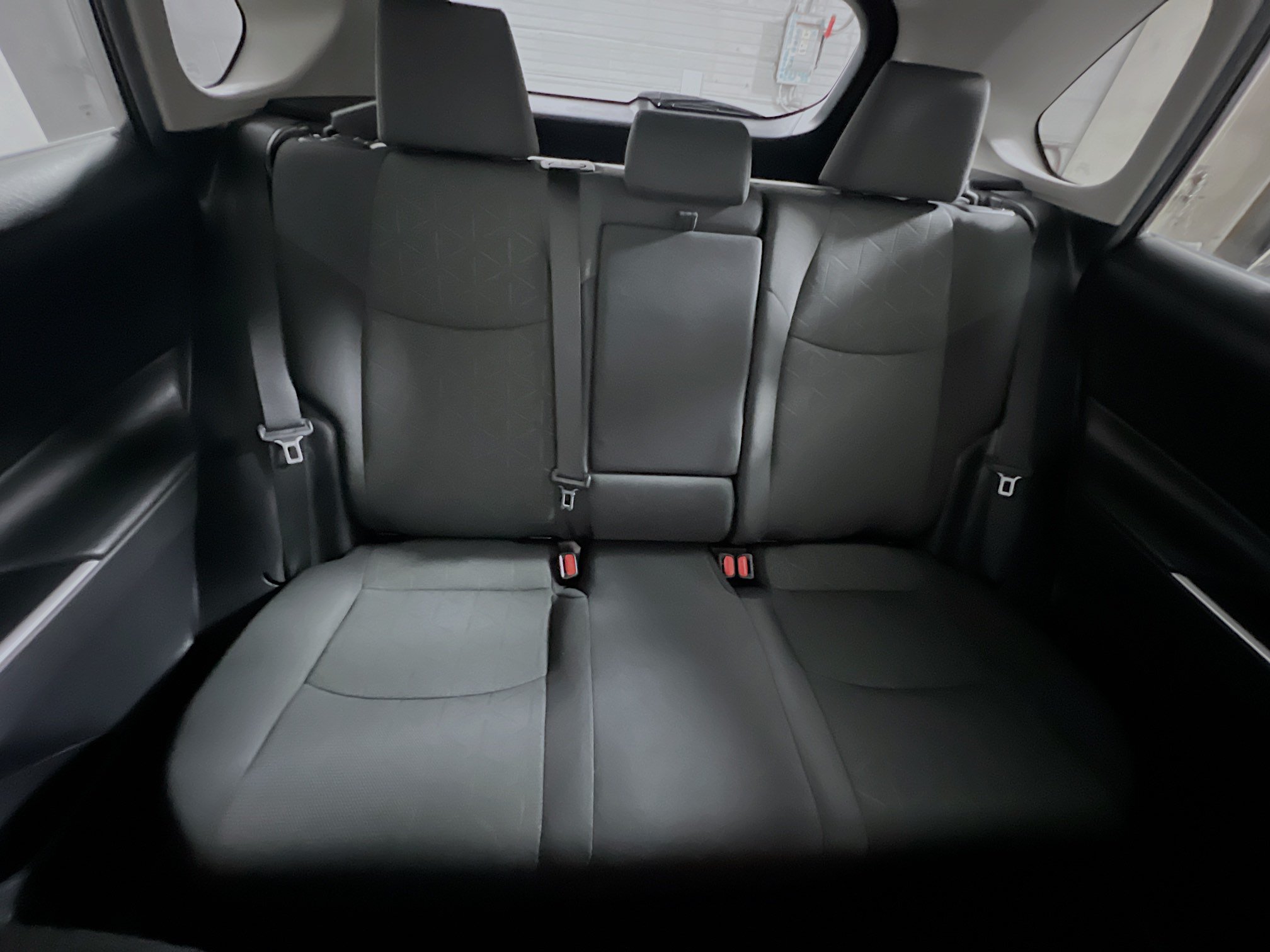 Used 2019 Toyota RAV4 XLE w/ Convenience Package FWD image 33