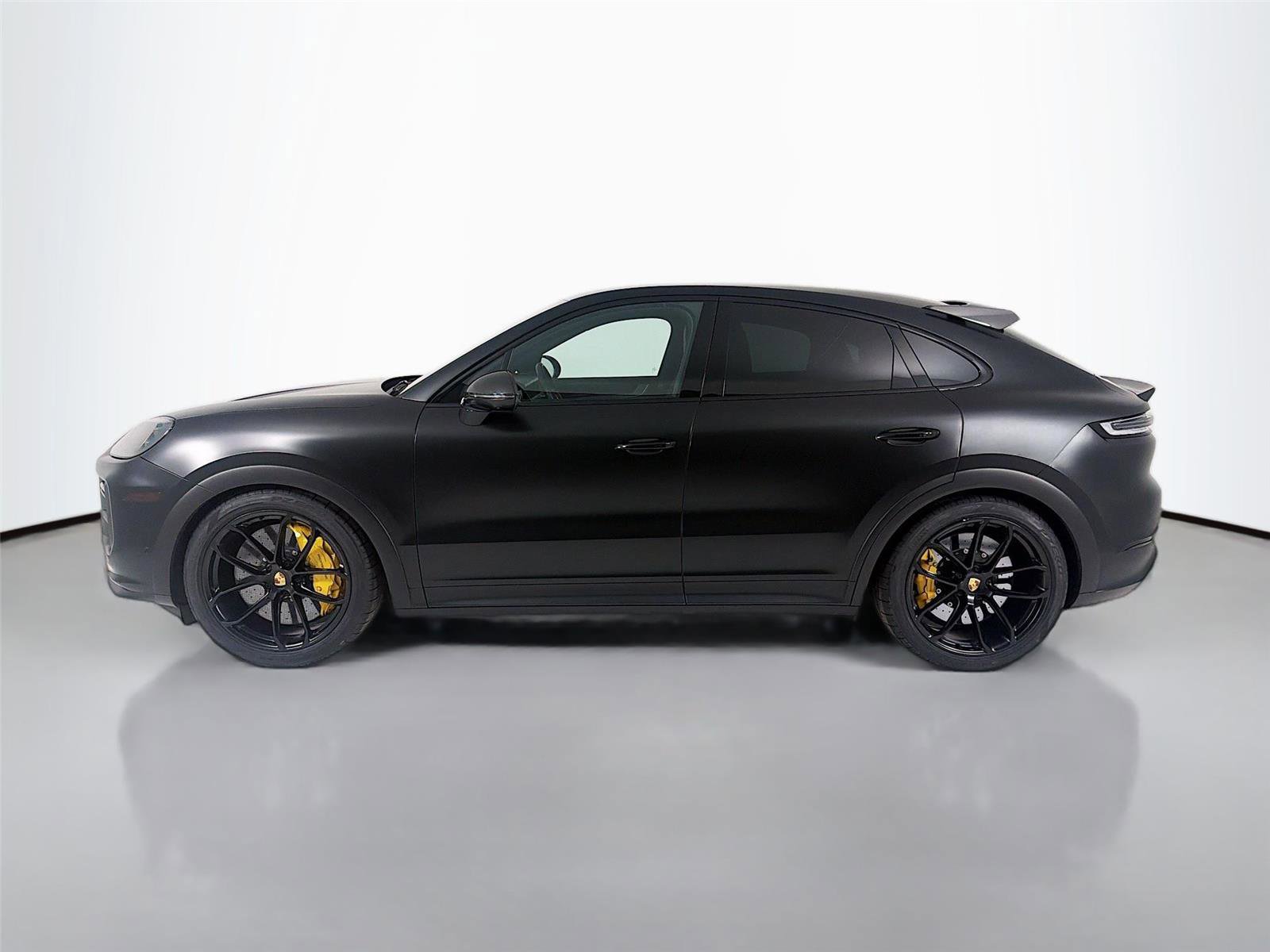 Certified 2024 Porsche Cayenne Turbo GT AWD/4WD image 2