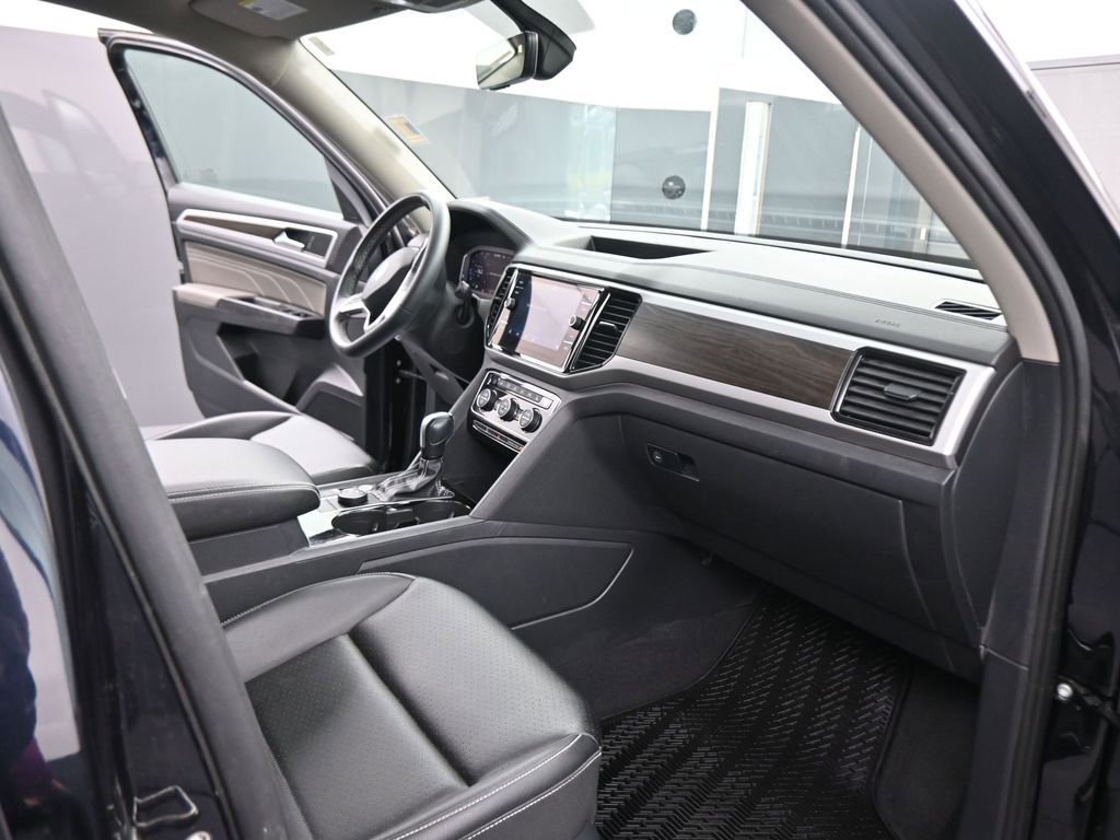 Used 2023 Volkswagen Atlas SE image 46