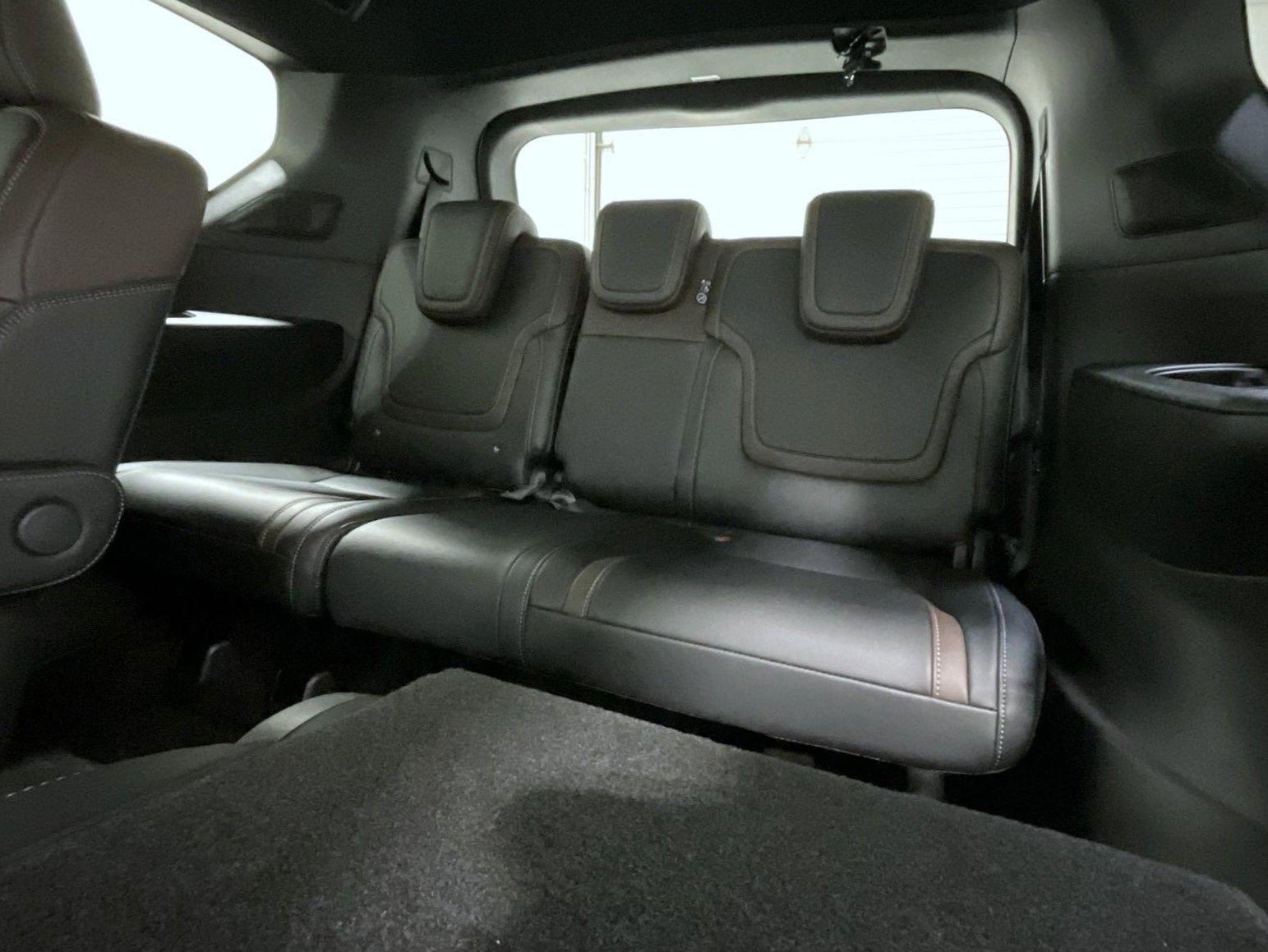 New 2026 Nissan Armada SL w/ Captain's Chari Seat Package image 12