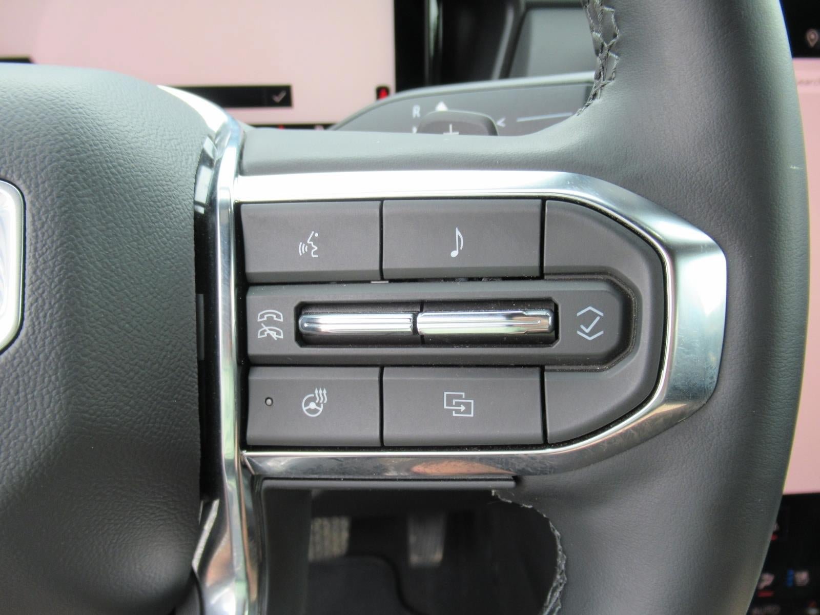 Used 2025 GMC Terrain Elevation w/ Elevation Premium Package AWD/4WD image 24