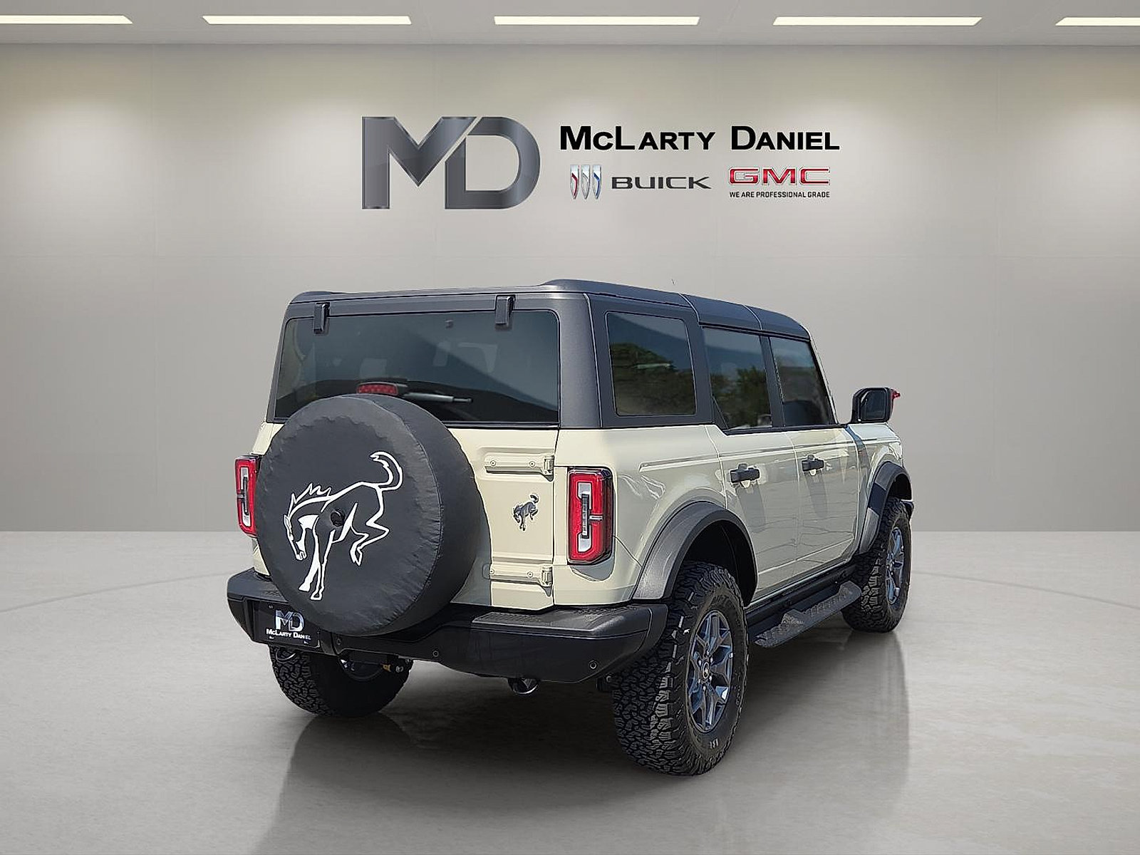 Used 2025 Ford Bronco Badlands AWD/4WD image 14