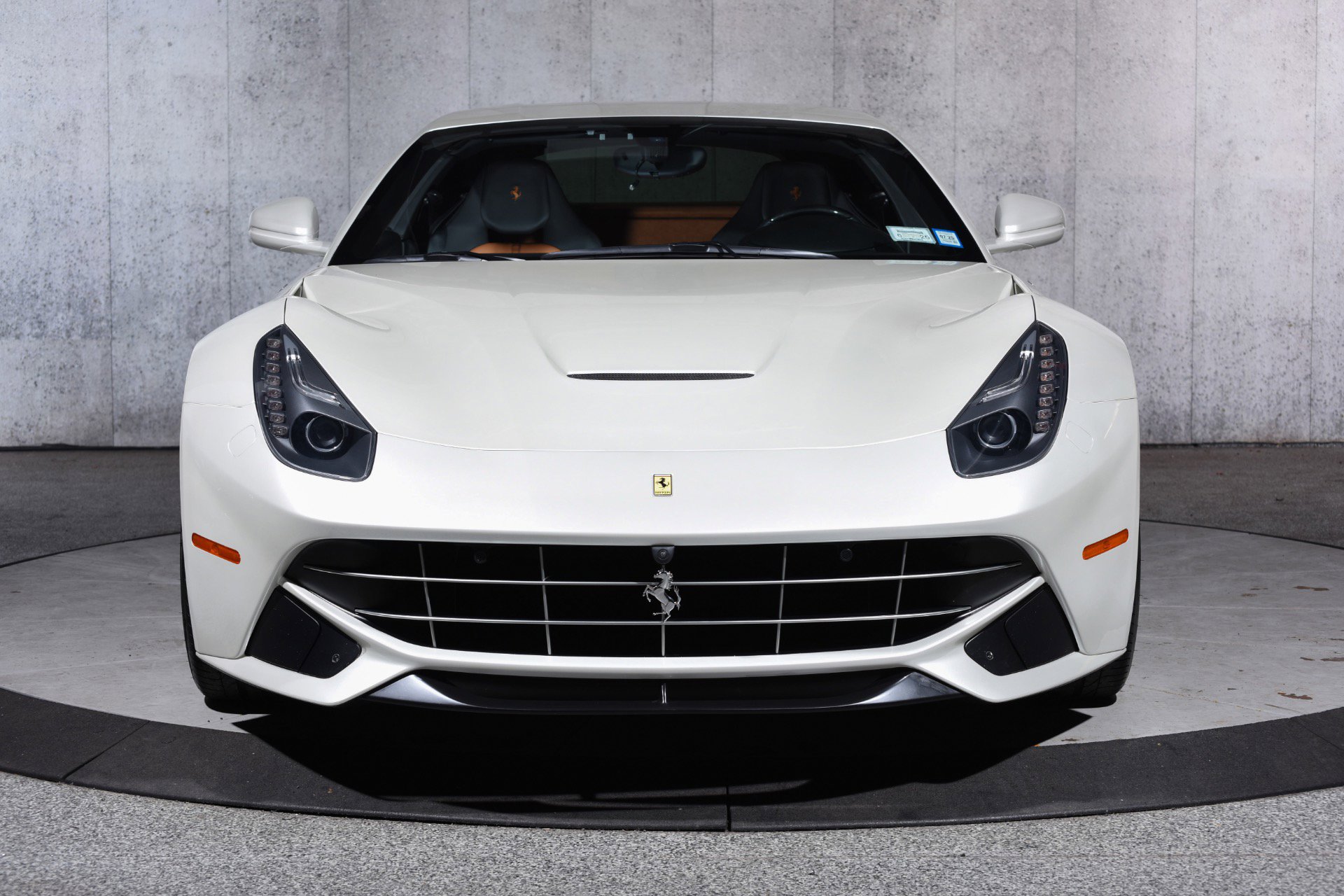 Used 2014 Ferrari F12 Berlinetta RWD image 11
