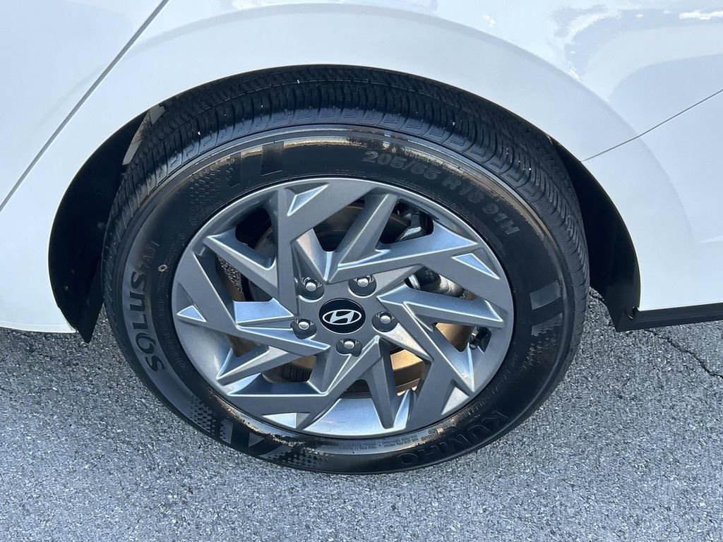 Used 2024 Hyundai Elantra SEL image 13