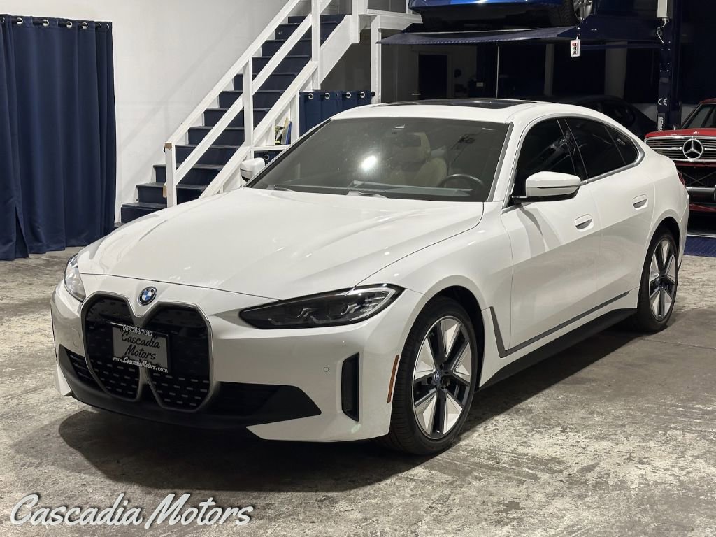 Used 2023 BMW i4 eDrive40 w/ Premium Package image 4