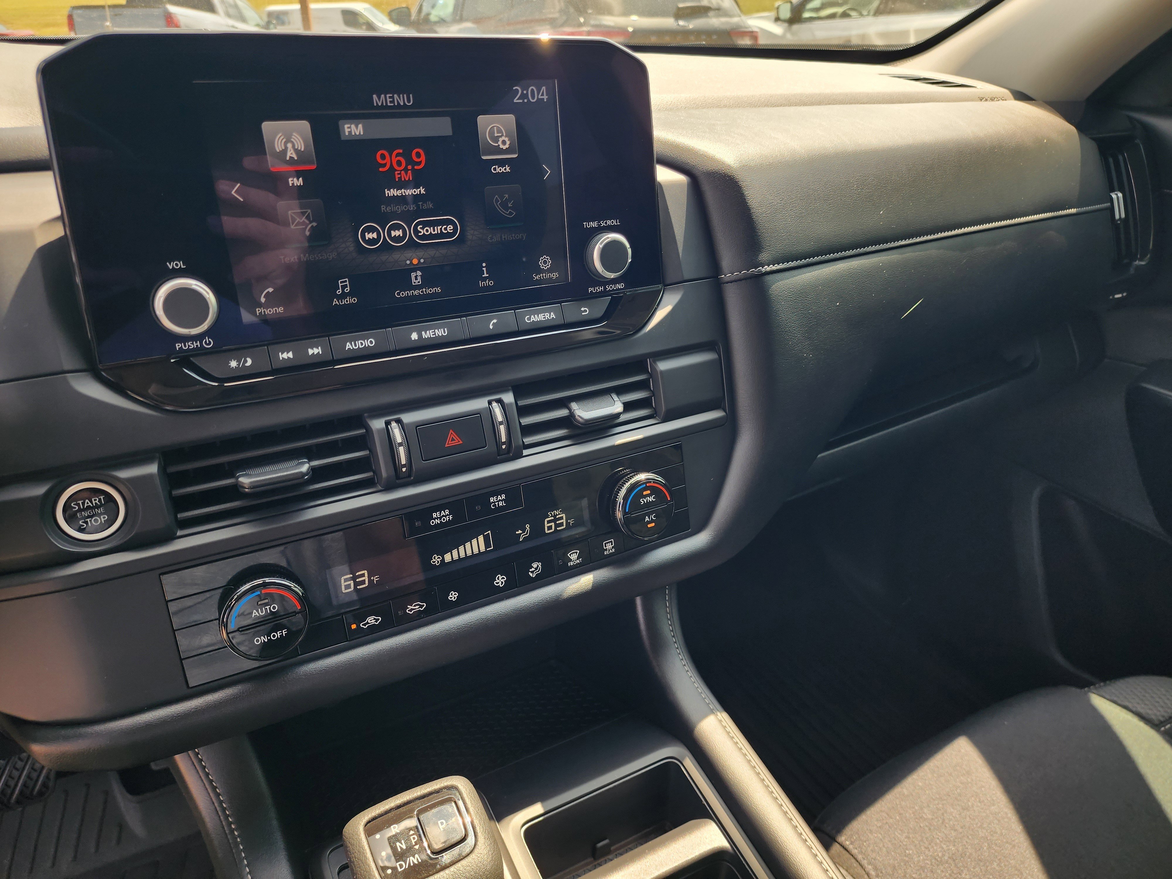 Used 2024 Nissan Pathfinder S image 15