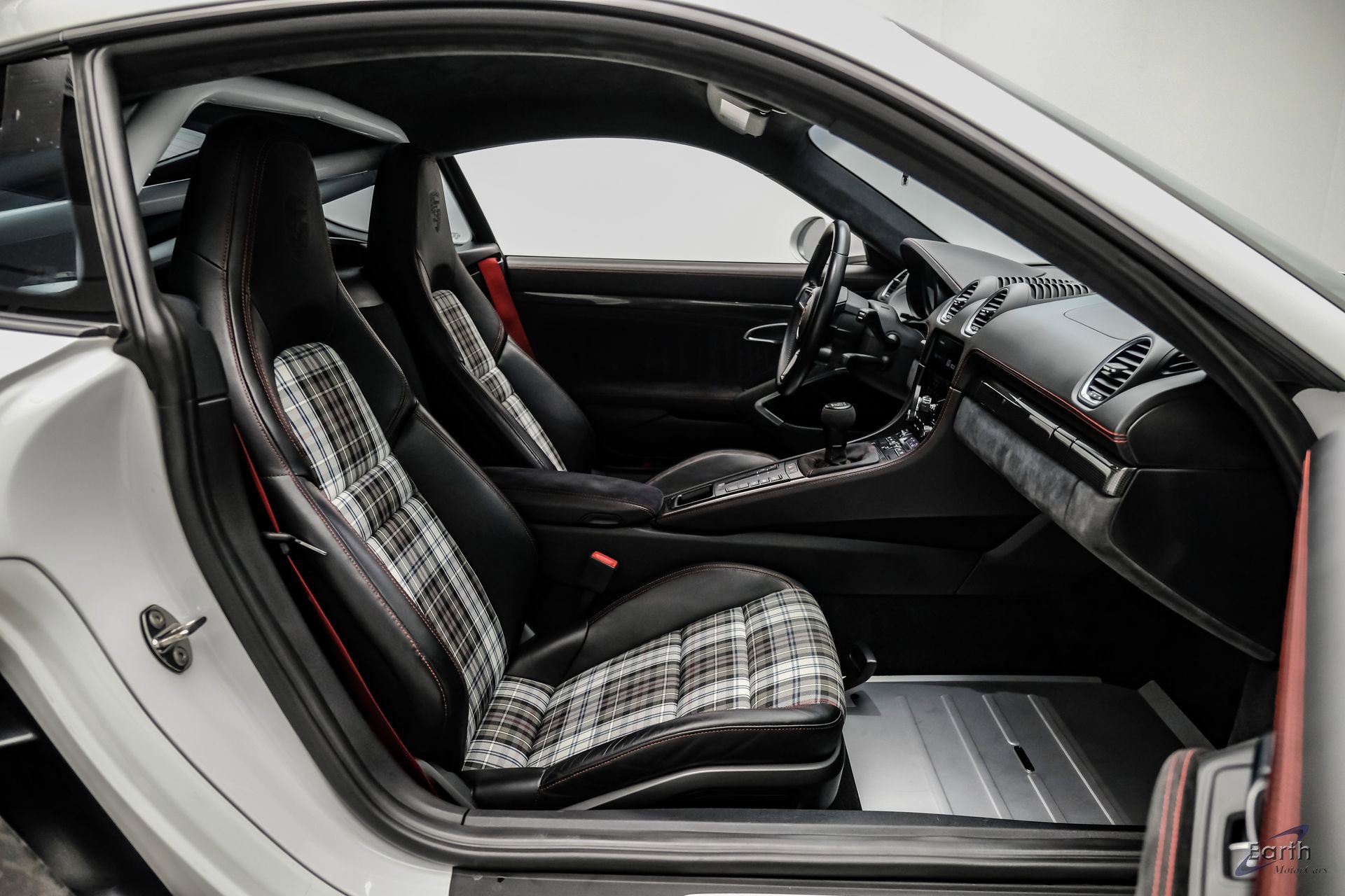 Used 2019 Porsche 718 Cayman GTS RWD image 54