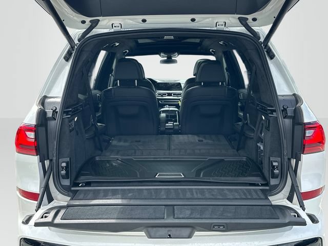 Used 2022 BMW X7 xDrive40i w/ M Sport Package AWD/4WD image 19