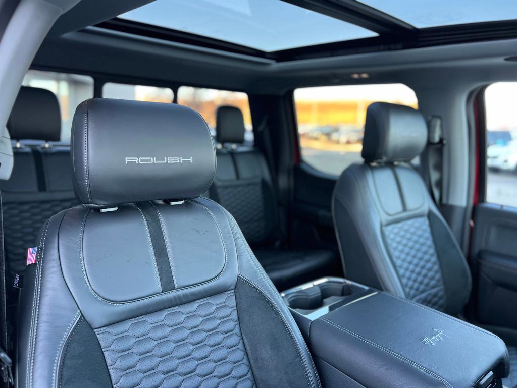 New 2026 Ford F250 Lariat w/ Black Appearance Package image 33