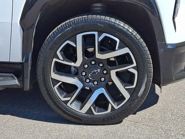 Used 2024 Chevrolet Silverado EV RST AWD/4WD image 10