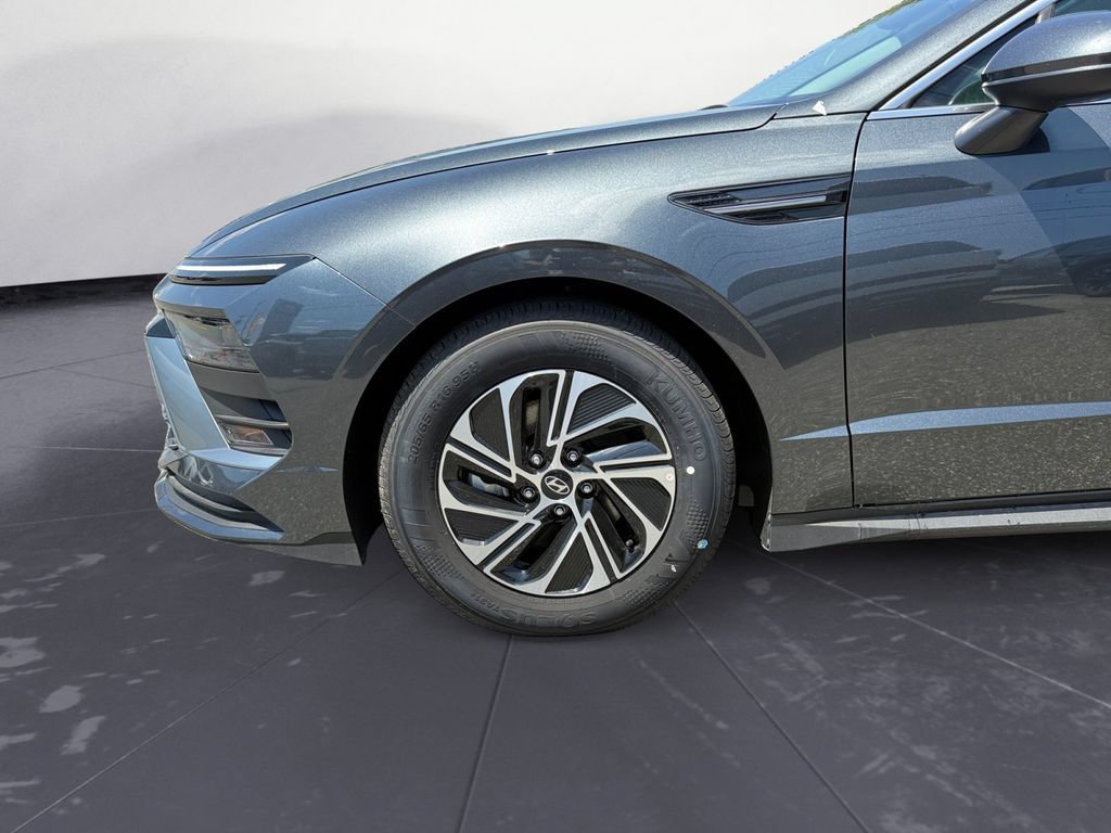 New 2026 Hyundai Sonata Blue FWD image 15