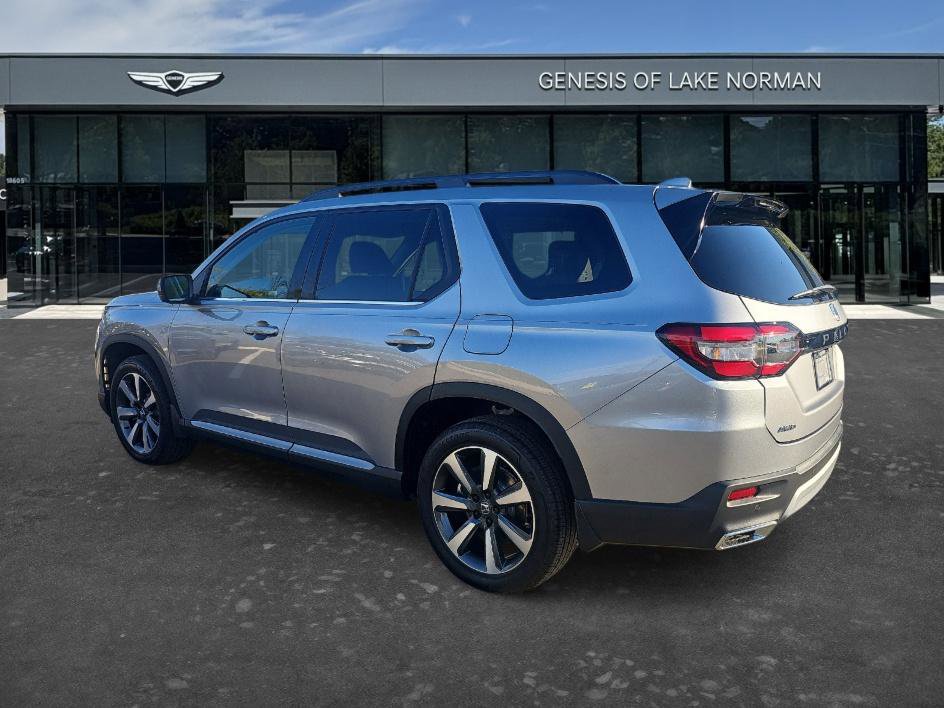 Used 2025 Honda Pilot Elite image 6