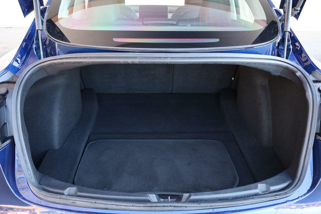 Used 2018 Tesla Model 3 Mid Range image 11