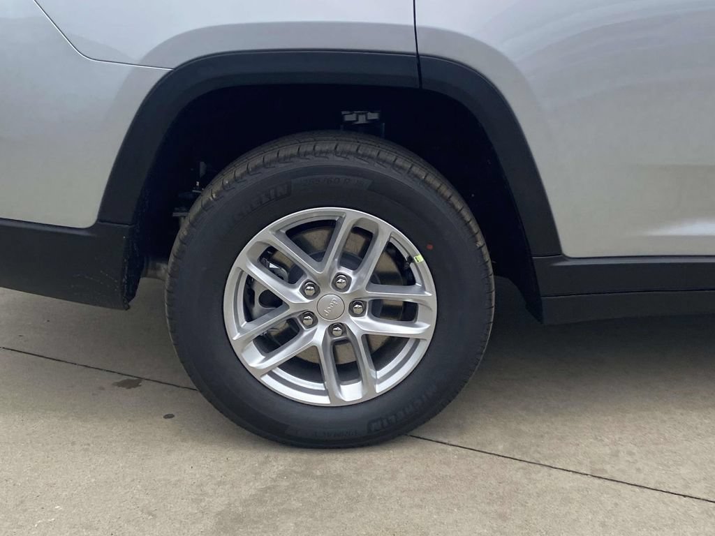 New 2026 Jeep Grand Cherokee L 2WD image 7