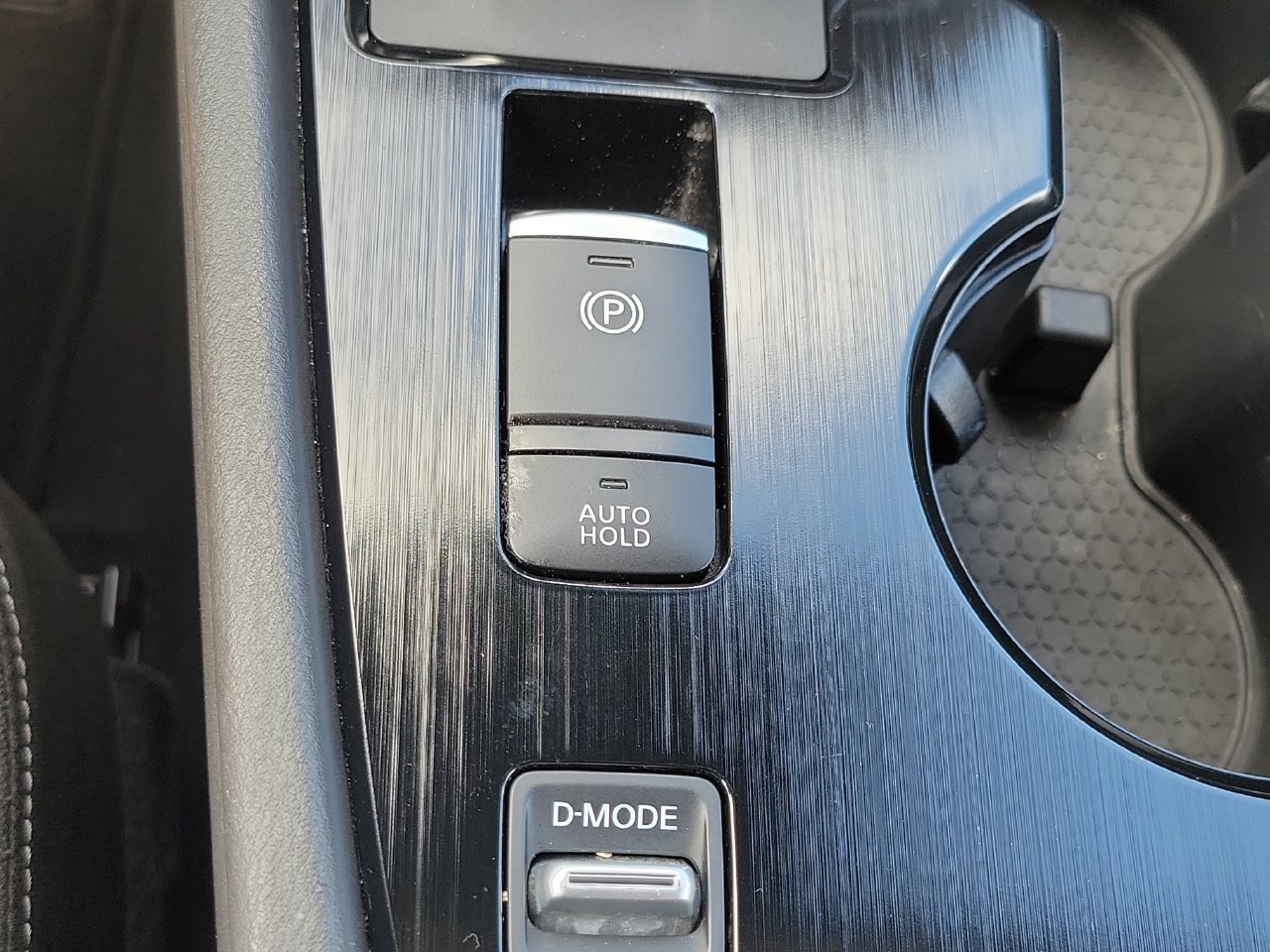 Used 2025 Nissan Rogue SV FWD image 27