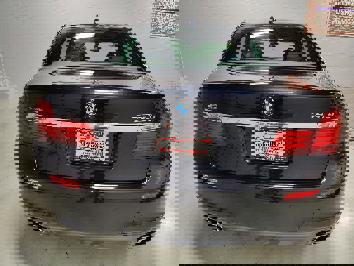 Used 2013 BMW 750Li xDrive image 8