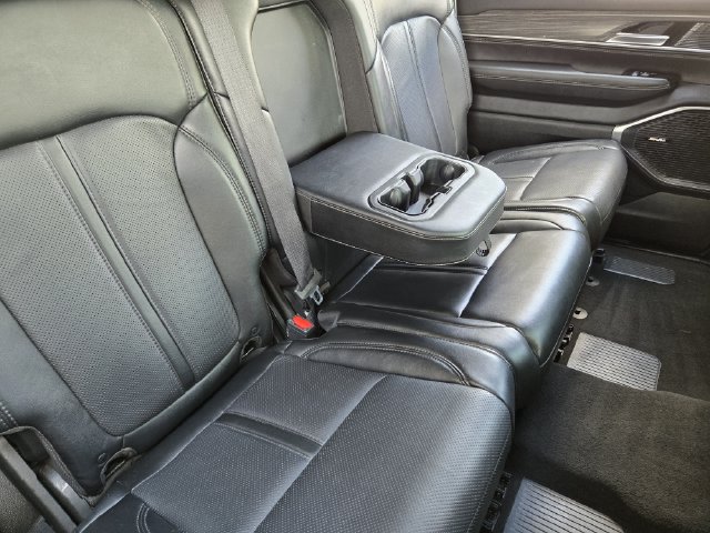 Certified 2024 Jeep Wagoneer Series II w/ Flexible Seating Group AWD/4WD image 28