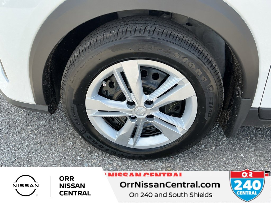 New 2025 Nissan Kicks Play S image 9