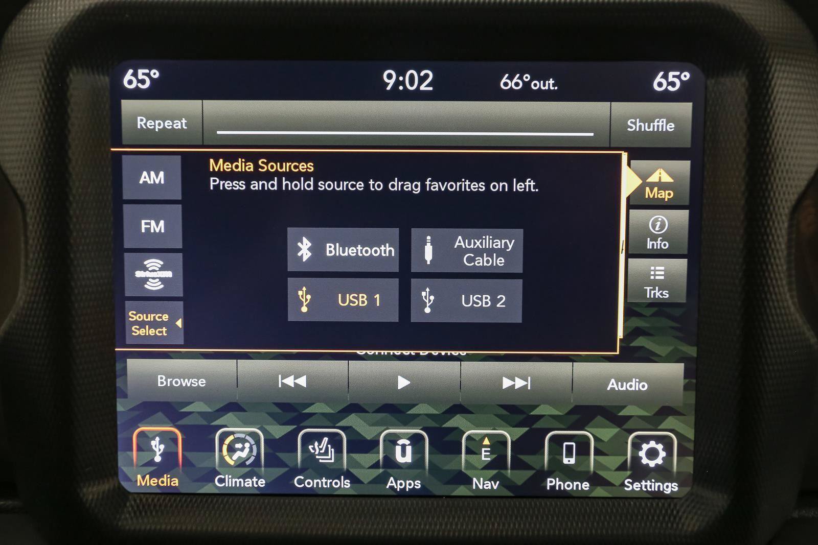 Used 2022 Jeep Wrangler Unlimited Sahara w/ LED Lighting Group AWD/4WD image 32