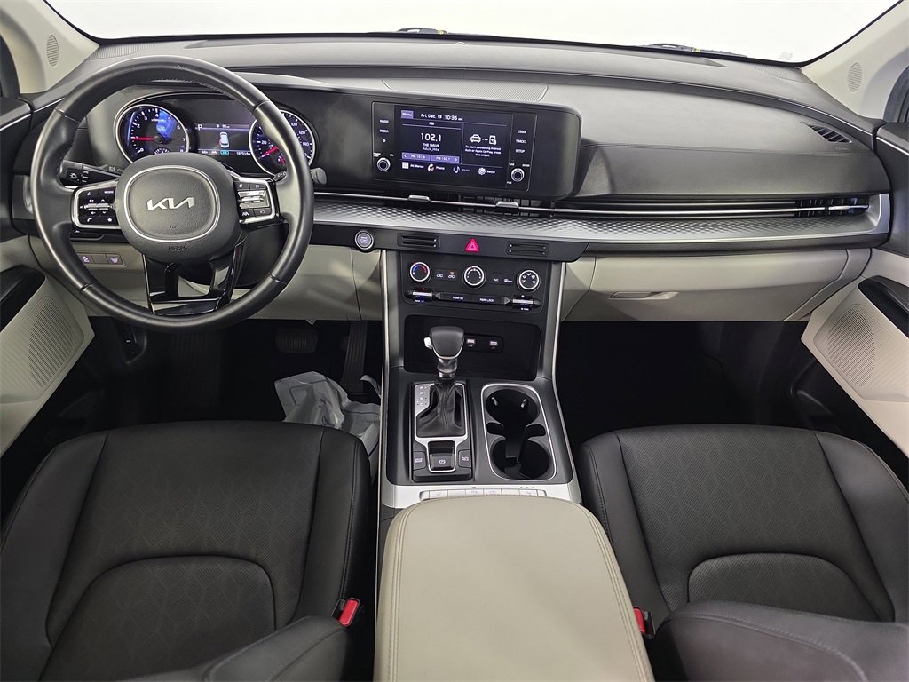 Used 2022 Kia Carnival LX image 14