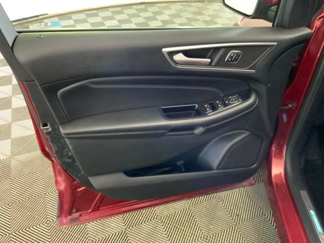 Used 2016 Ford Edge Titanium w/ Technology Package AWD/4WD image 23