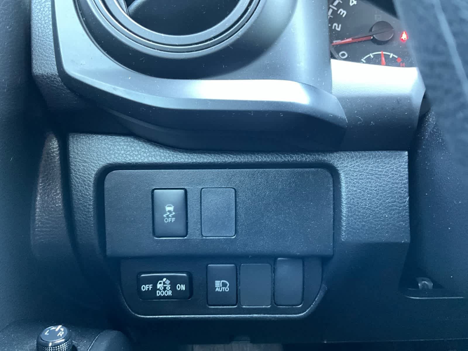 Used 2023 Toyota Tacoma SR AWD/4WD image 16