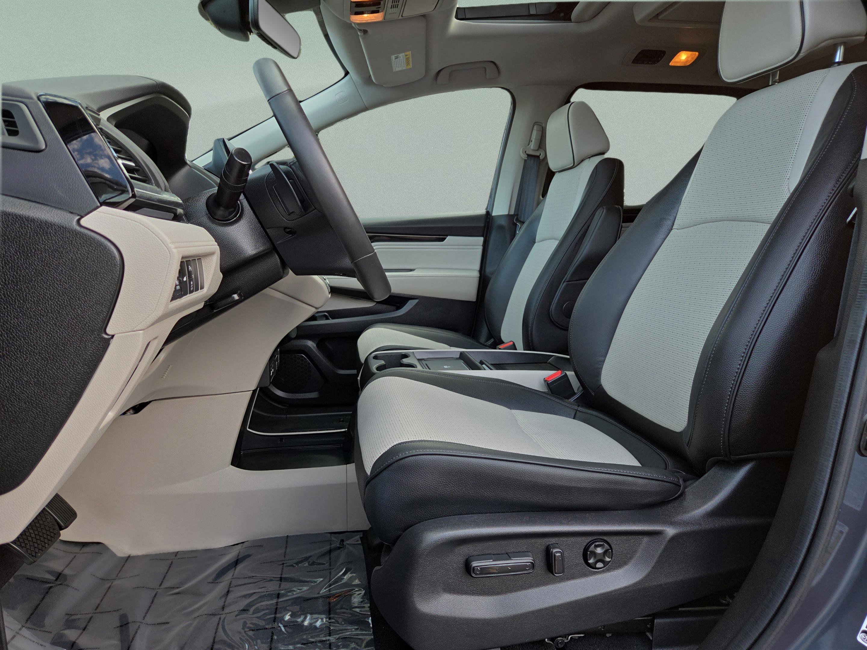 Used 2025 Honda Odyssey Elite image 27
