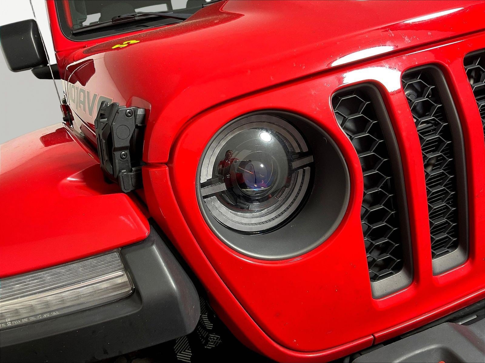 Used 2023 Jeep Gladiator Mojave w/ Cold Weather Group AWD/4WD image 33