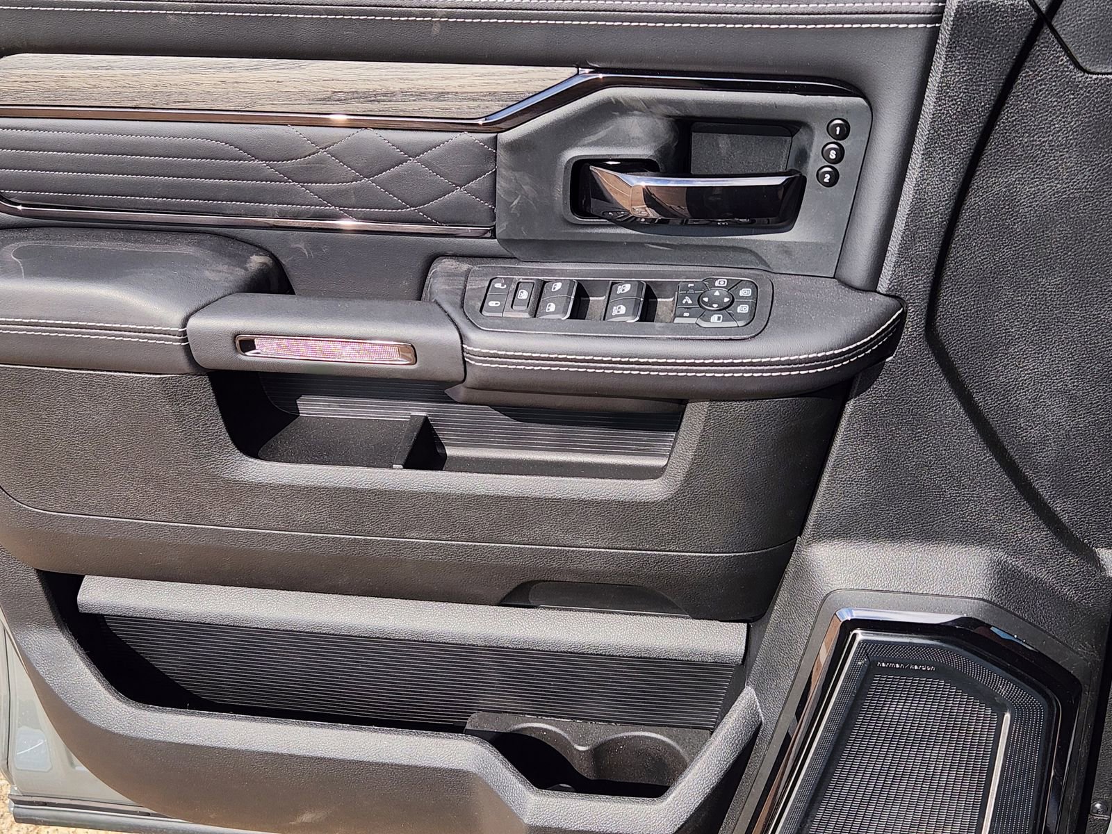 New 2026 RAM 2500 Limited image 37