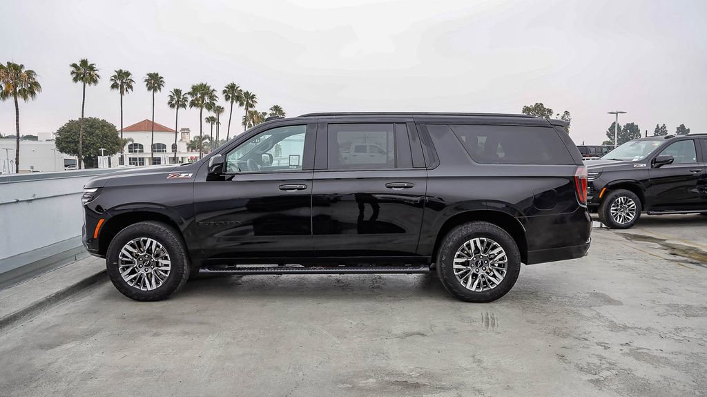 Used 2025 Chevrolet Suburban Z71 AWD/4WD image 13