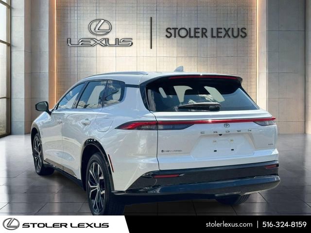 Used 2025 Toyota Crown Signia AWD/4WD image 6