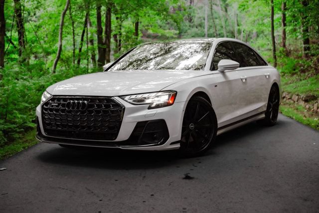 Used 2023 Audi A8 L 3.0T w/ Comfort Plus Package AWD/4WD image 5