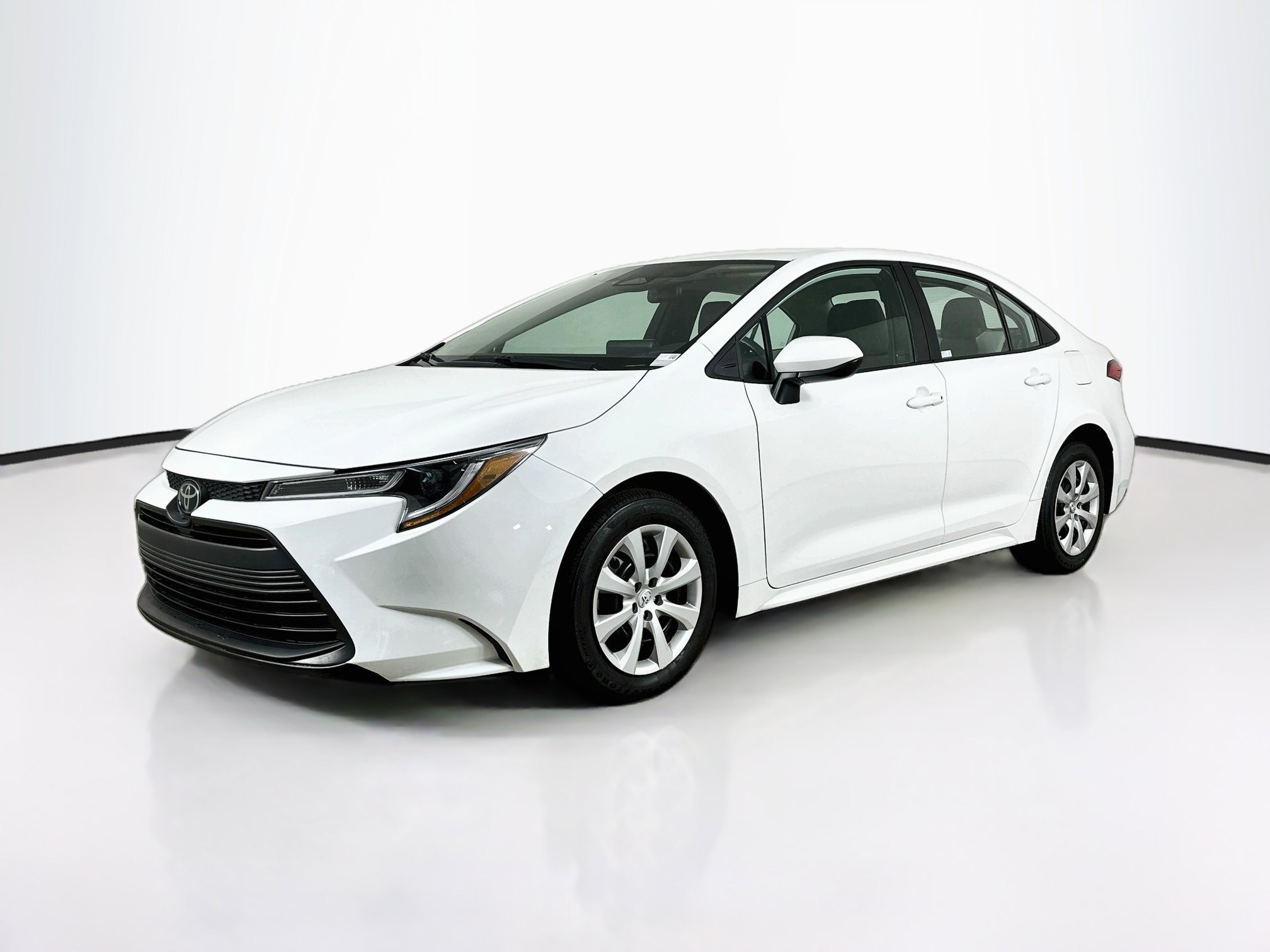 Used 2024 Toyota Corolla LE FWD image 3