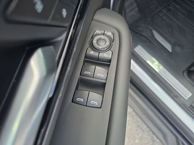 New 2026 GMC Yukon XL Elevation w/ Elevation Premium Package AWD/4WD image 17
