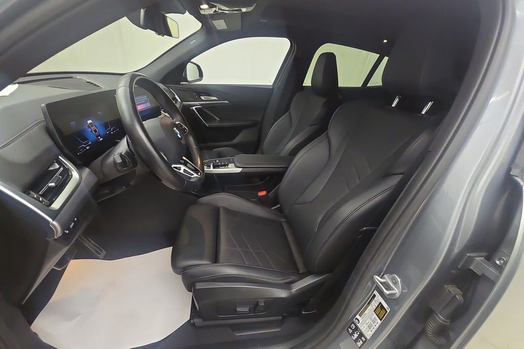 Certified 2025 BMW X2 xDrive28i image 12