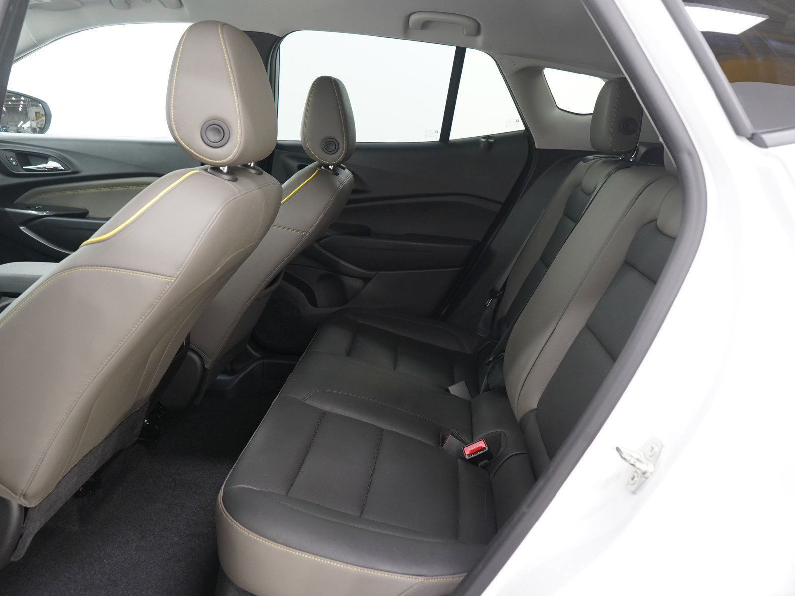 Used 2024 Chevrolet Trax ACTIV w/ Driver Confidence Package image 14