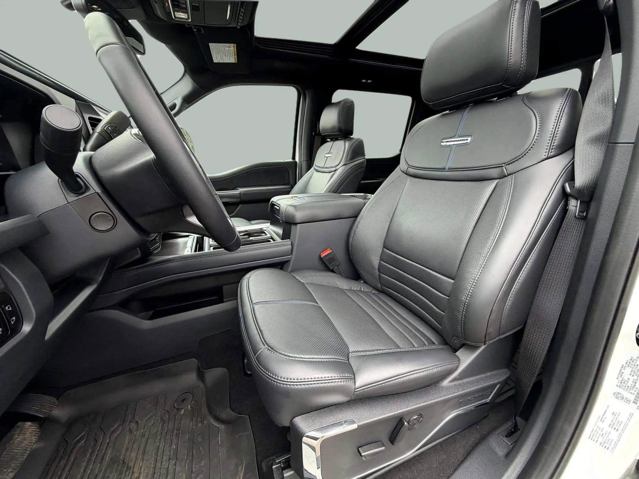 Used 2026 Ford F450 Platinum w/ FX4 Off-Road Package image 20