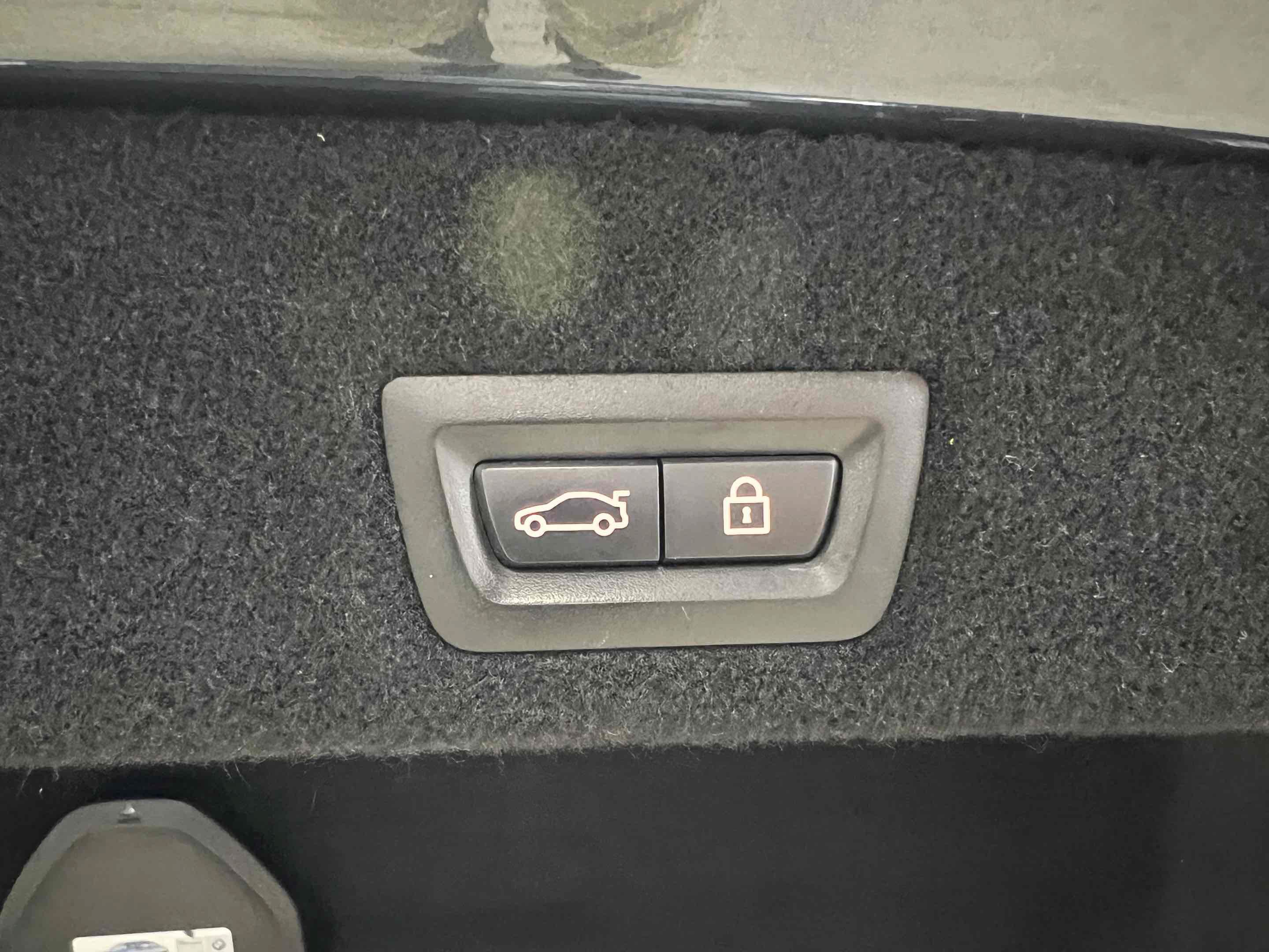 Used 2018 BMW 750i RWD image 13