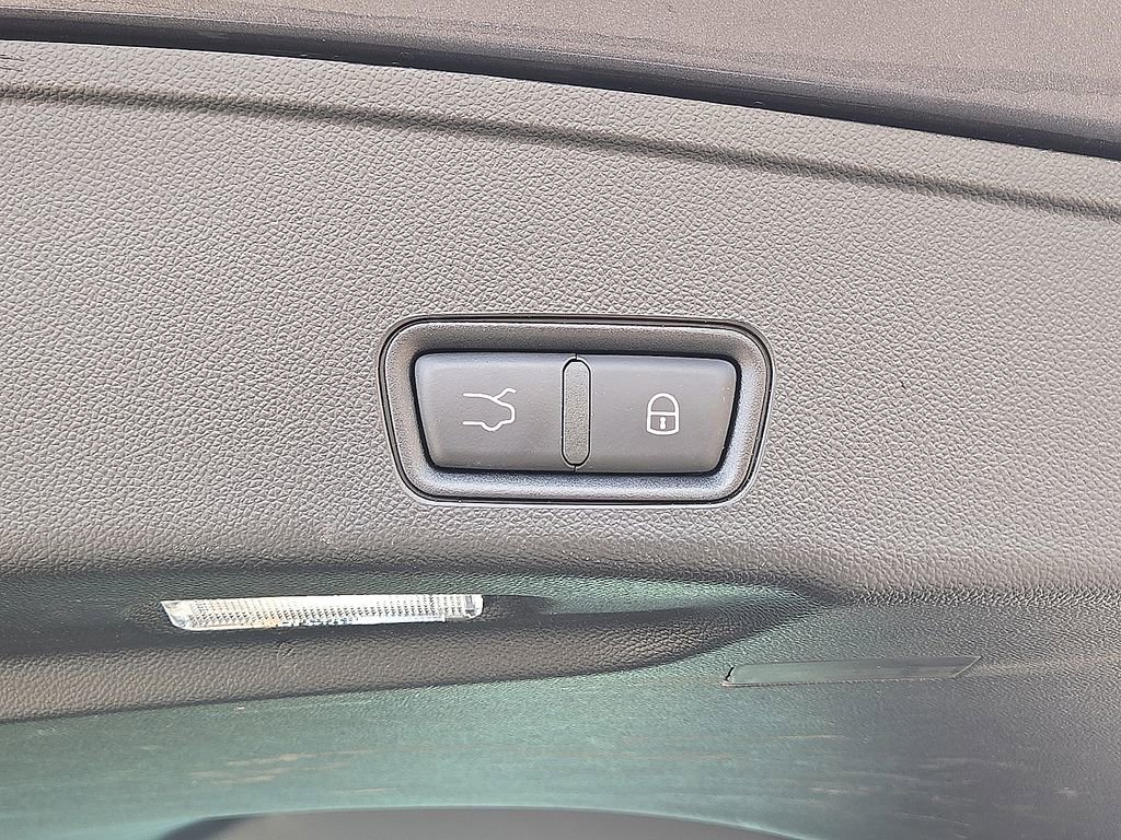 Used 2024 Maserati Grecale GT image 16