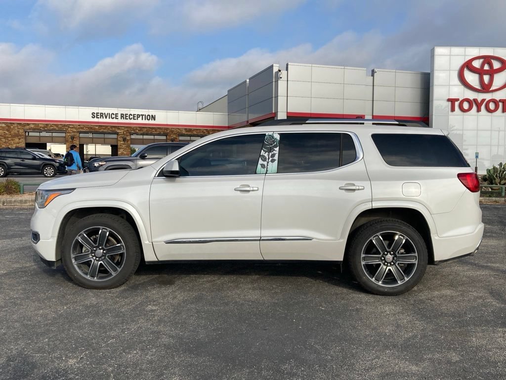 Used 2018 GMC Acadia Denali w/ Technology Package FWD image 8