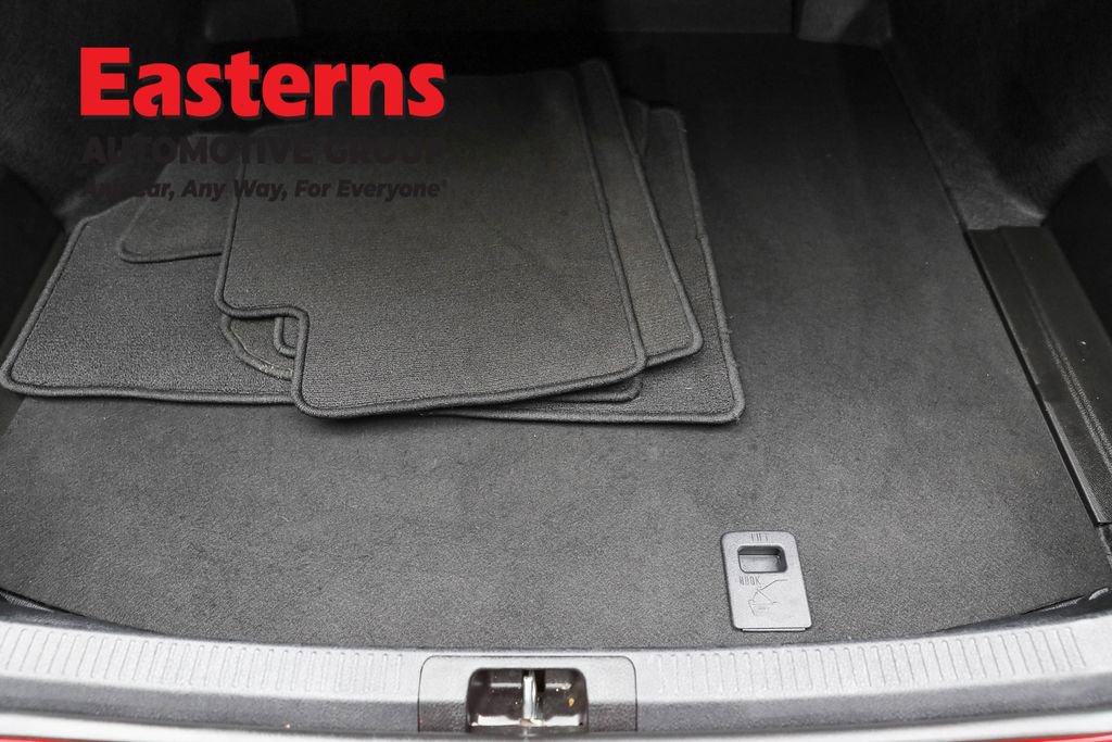 Used 2025 Toyota Camry SE w/ Convenience Package image 16