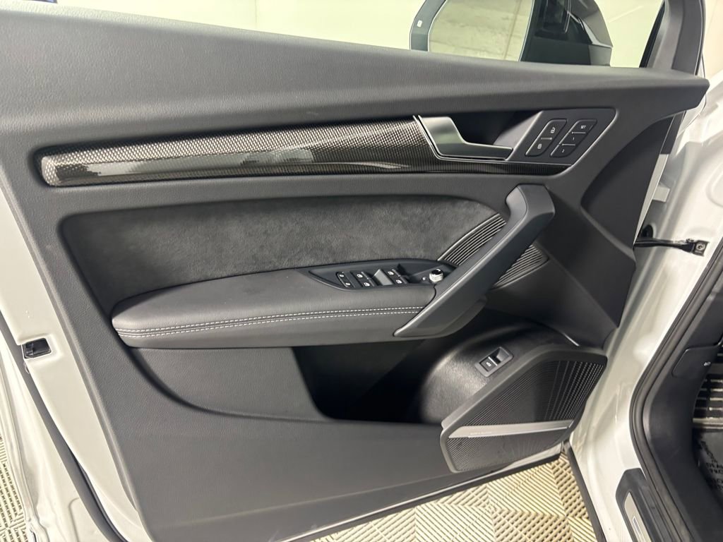 Used 2025 Audi SQ5 Premium Plus w/ Premium Plus Package image 10
