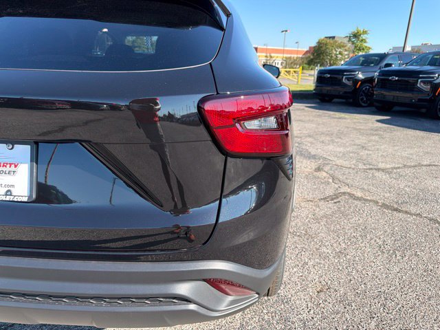 New 2026 Chevrolet Trax LT w/ Sunroof Package FWD image 17