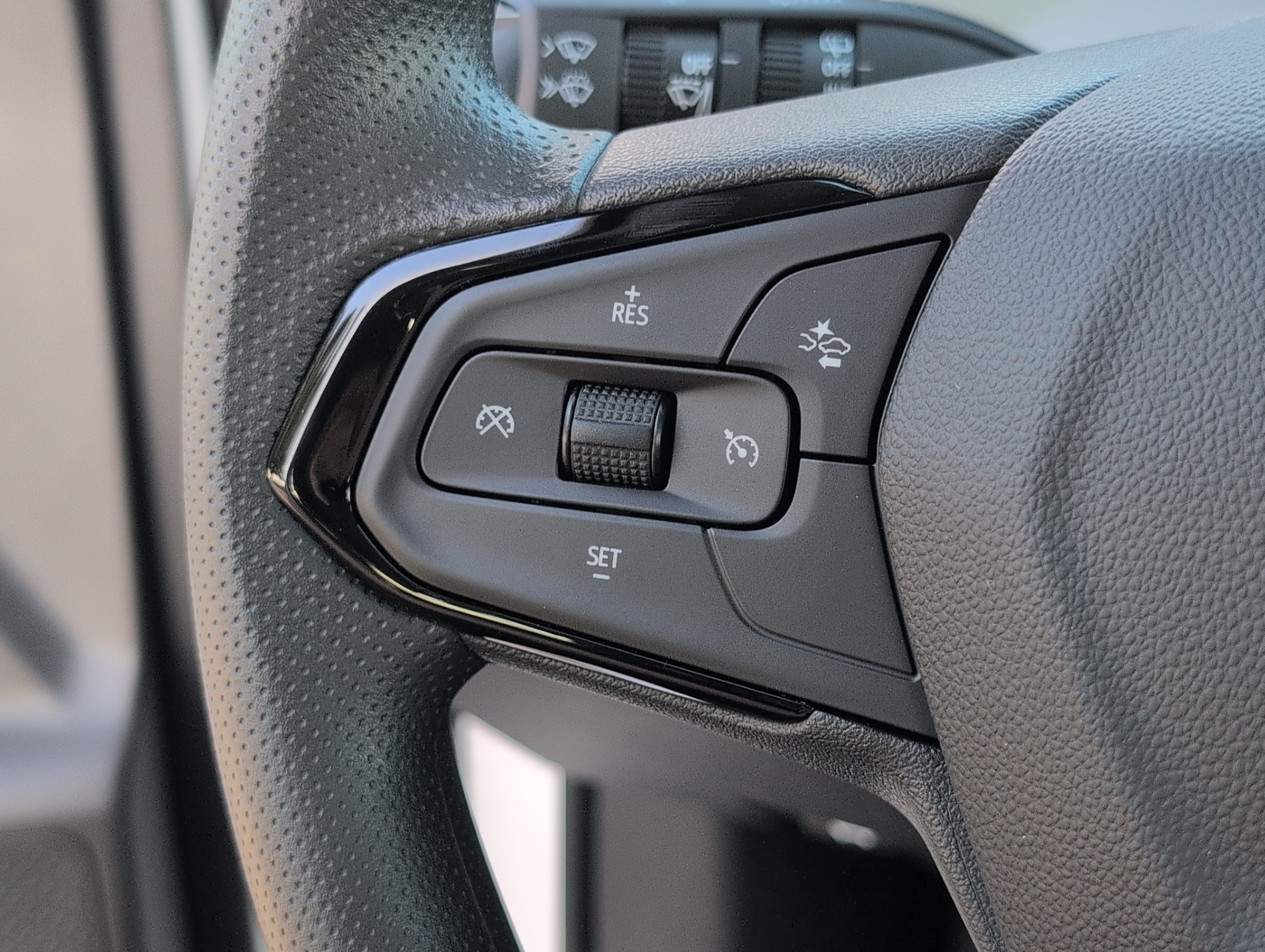 New 2027 Chevrolet Bolt LT w/ LPO, All-Weather Package FWD image 25